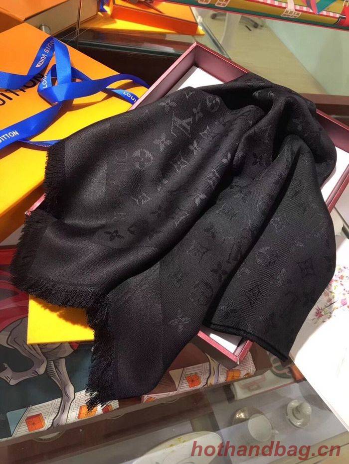 Louis Vuitton Scarf LVS00184